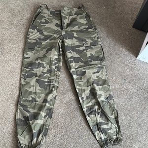 Low rise army cargo pants